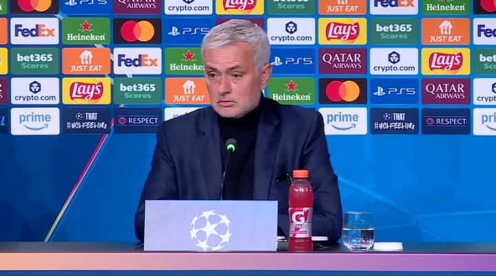 开云-穆帅：我们没有能进球上双的前锋，尽管输球仍为球员的表现而骄傲