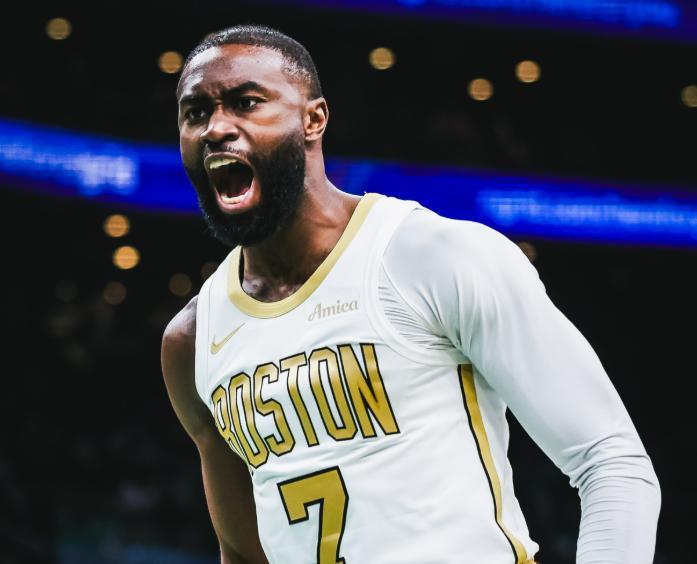 开云-布朗27+8+8二轮秀完爆庄神，马克西33分仍需背锅，绿军力克76人